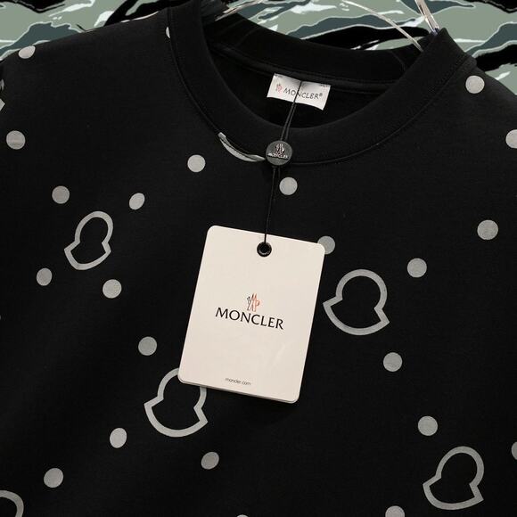 Moncler men's round neck short sleeve T-shirt - Picture 5 of 5